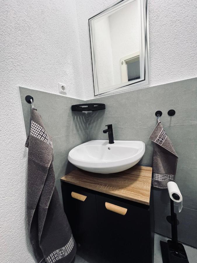 Traumhaftes 1-Zi Apartment Mit Gartennutzung Naehe Krefeld Hbf Eksteriør bilde